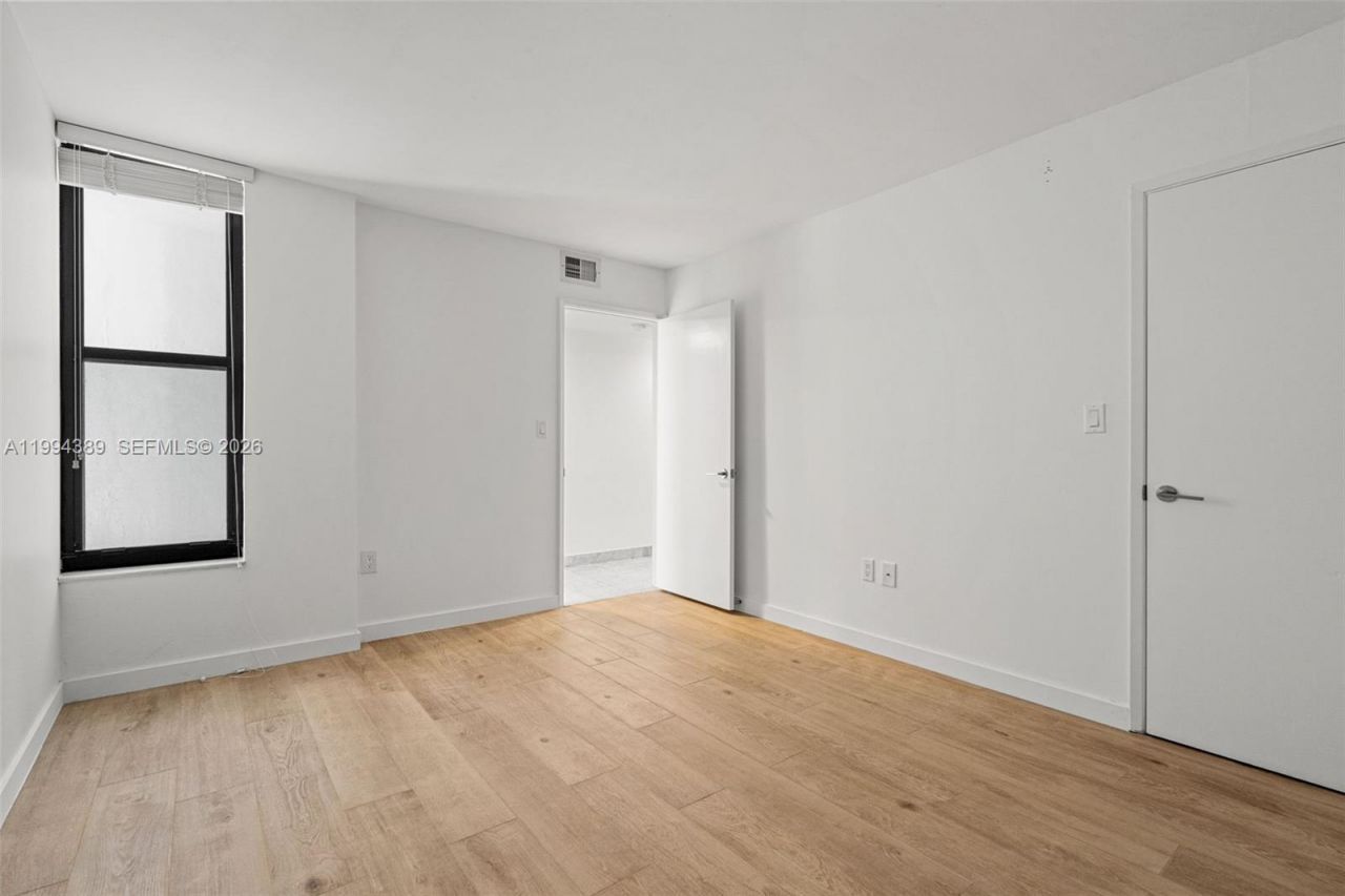 5845 Collins Ave, Unit 101, Miami Beach, FL 33140 Photo