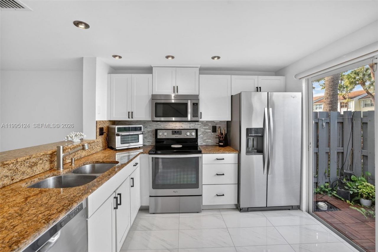 1953 NE 15th Ave, Unit 1953, Fort Lauderdale, FL 33305 Photo