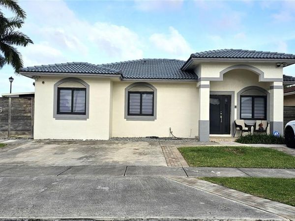 21203 SW 124th Pl , Miami, FL 33177