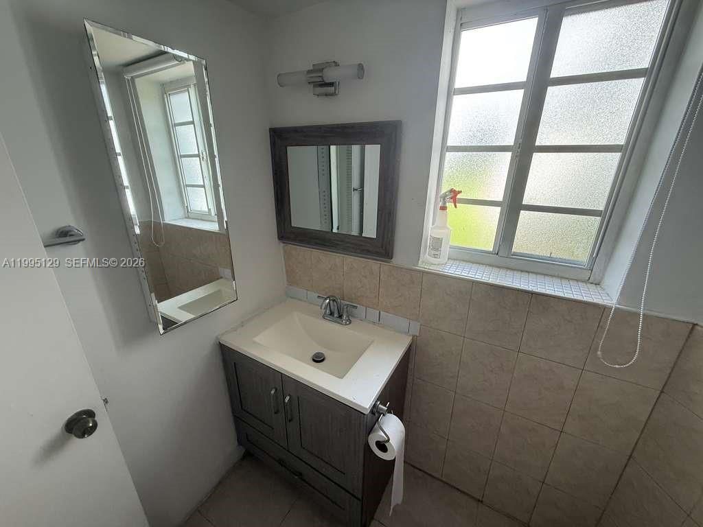 1663 NE Miami Gardens Dr , Unit 140, Miami, FL 33179 Photo