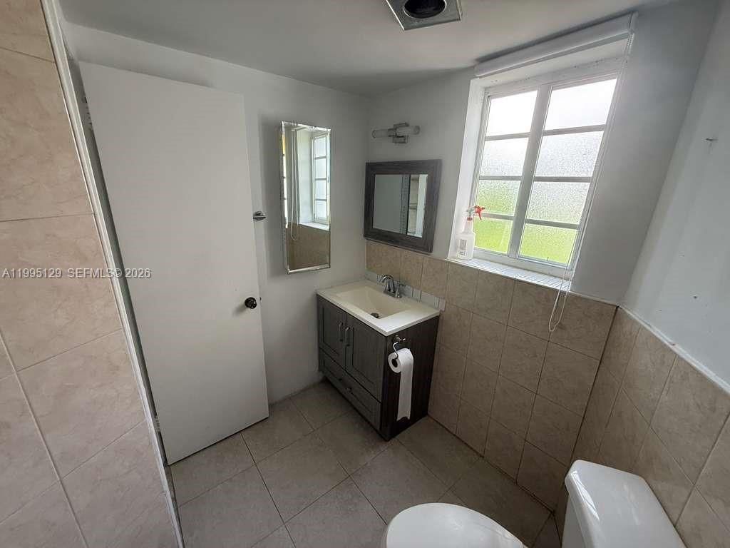 1663 NE Miami Gardens Dr , Unit 140, Miami, FL 33179 Photo