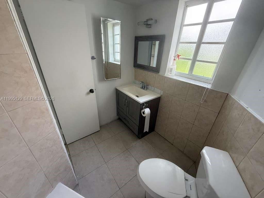 1663 NE Miami Gardens Dr , Unit 140, Miami, FL 33179 Photo