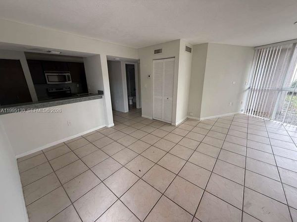 6995 NW 186th St, Unit E101, Hialeah, FL 33015