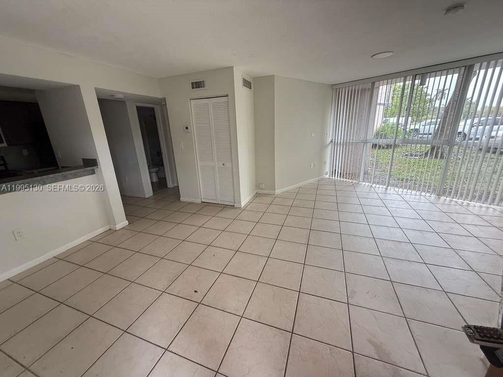 6995 NW 186th St, Unit E101, Hialeah, FL 33015 Photo