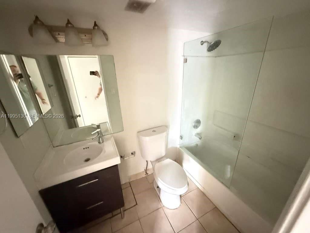 6995 NW 186th St, Unit E101, Hialeah, FL 33015 Photo