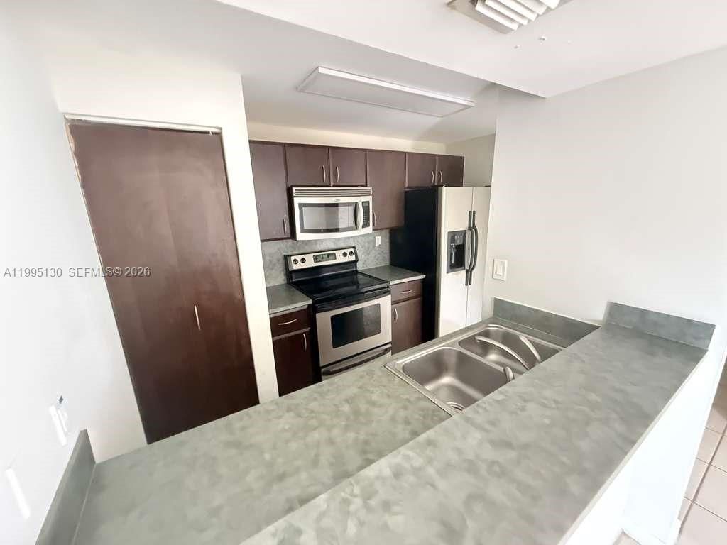 6995 NW 186th St, Unit E101, Hialeah, FL 33015 Photo