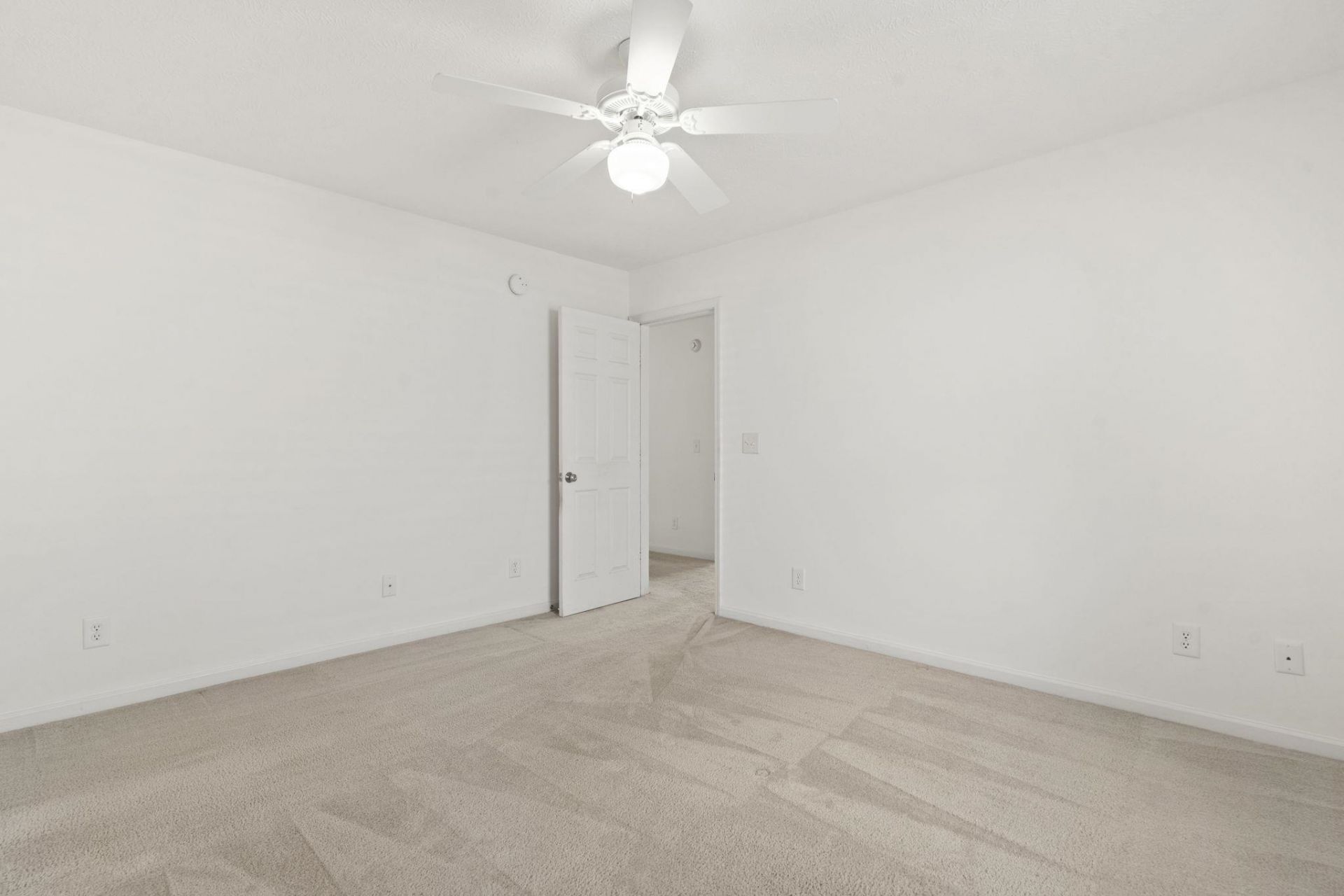 634 W Perry Rd.  Photo 12