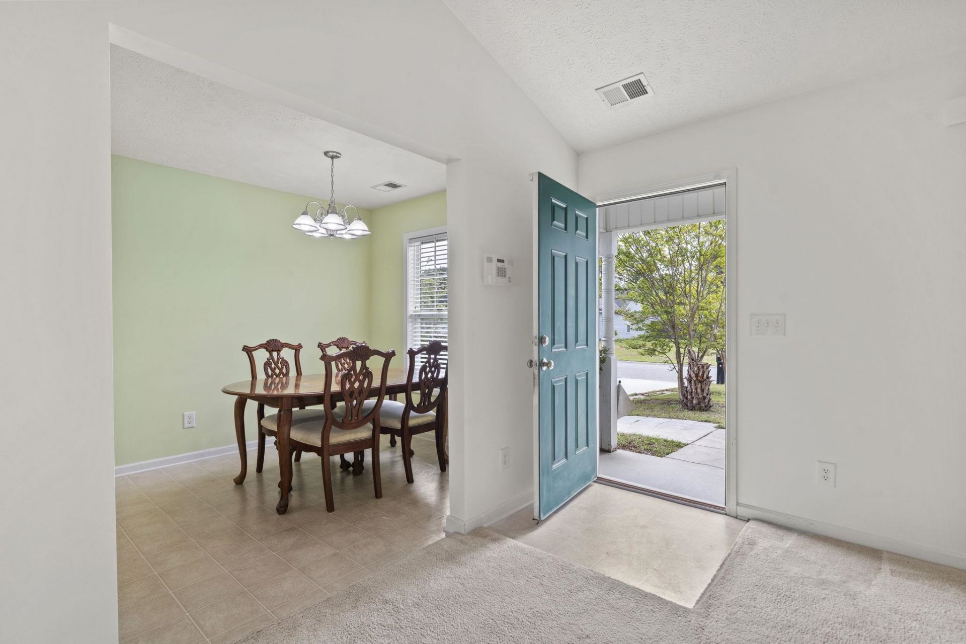 634 W Perry Rd.  Photo 16