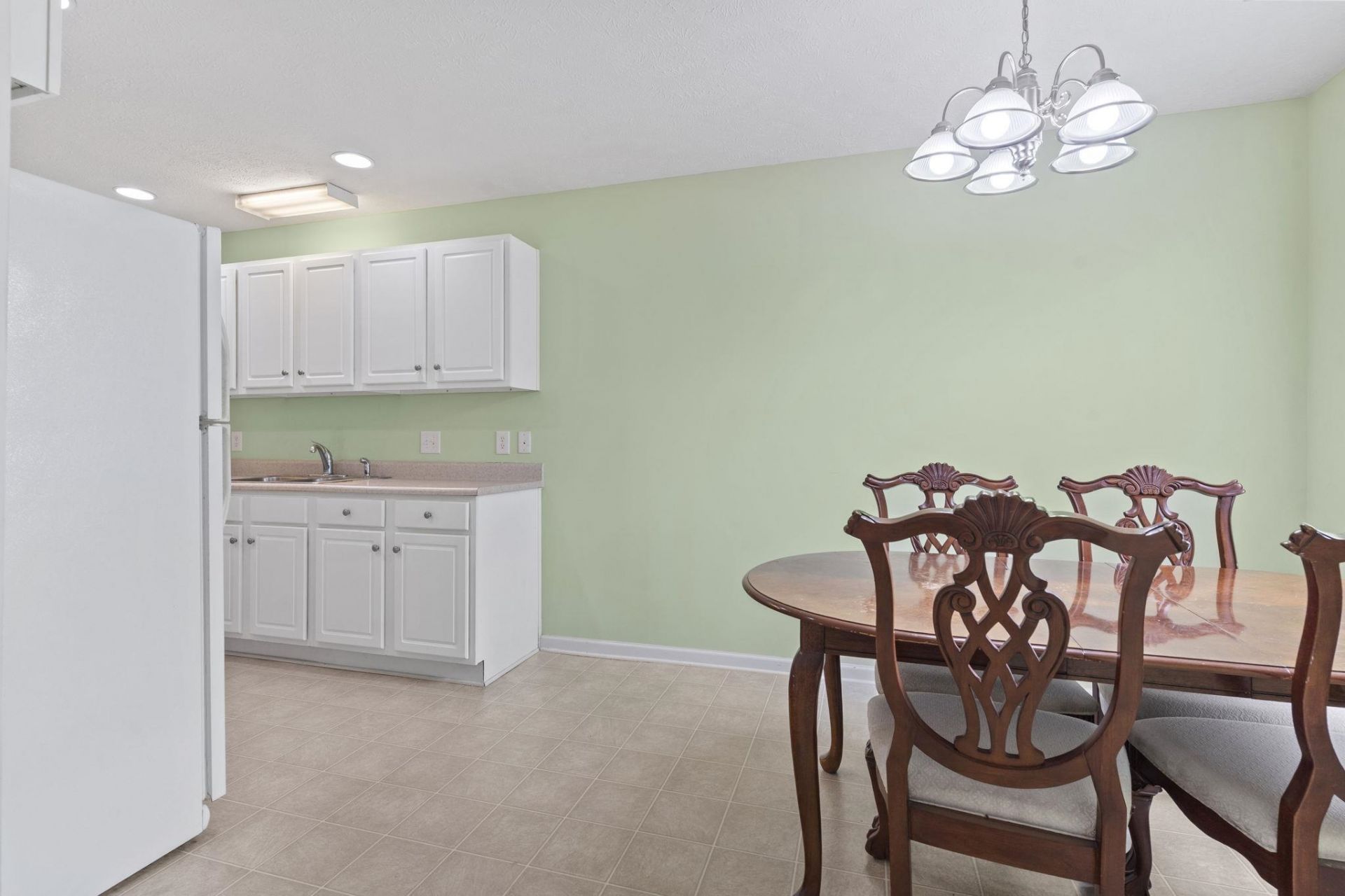 634 W Perry Rd.  Photo 21