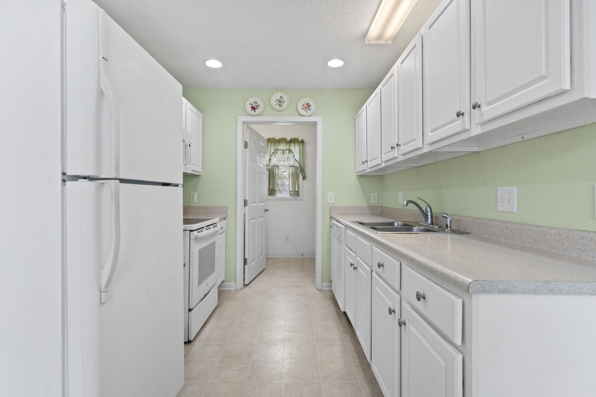 634 W Perry Rd.  Photo 22