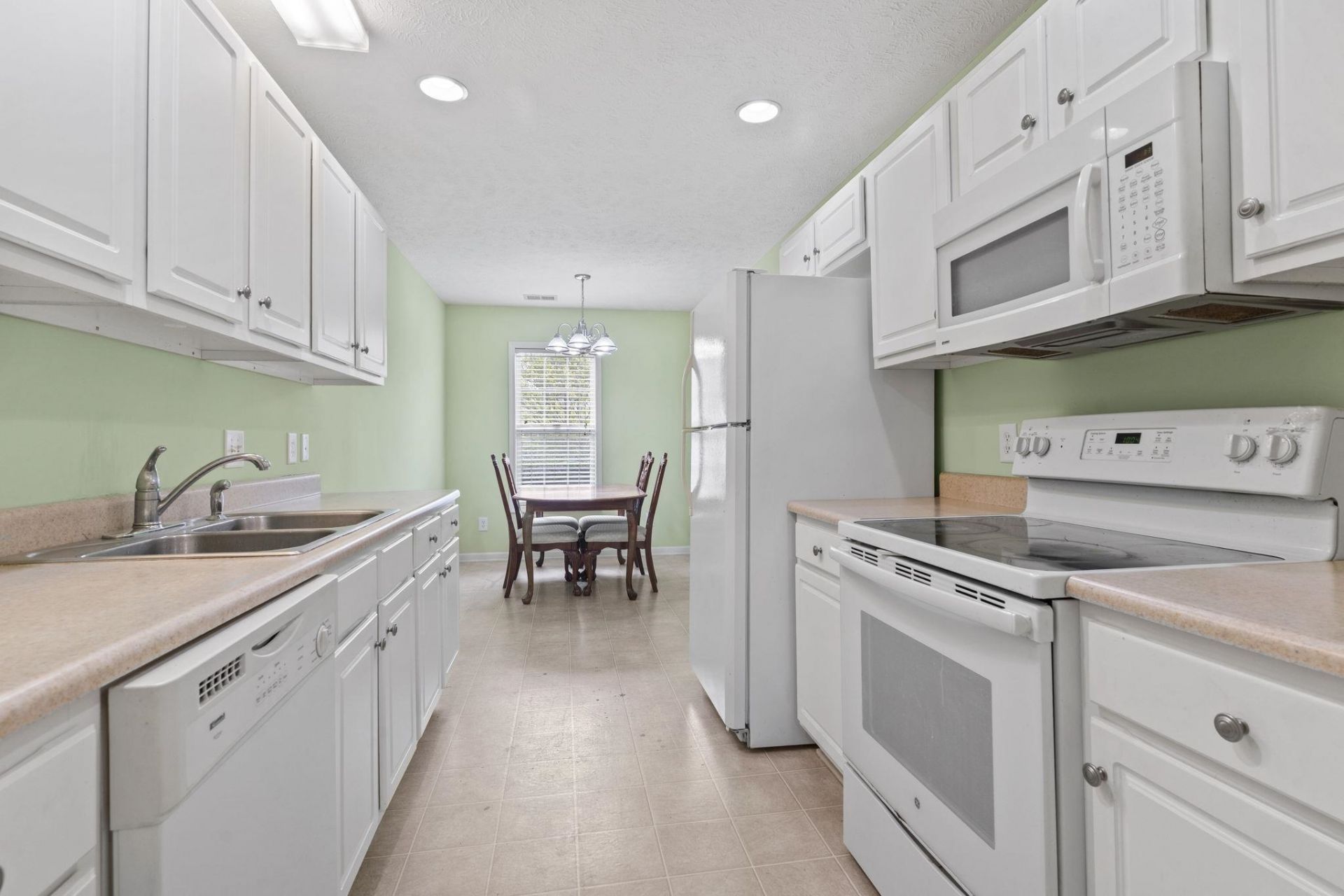 634 W Perry Rd.  Photo 24