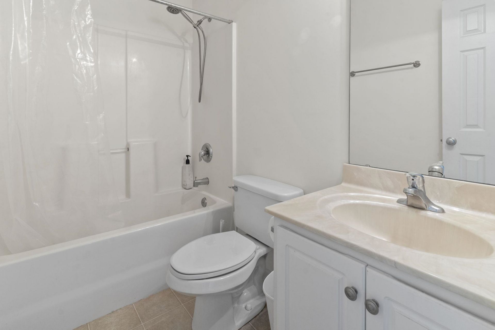 634 W Perry Rd.  Photo 9