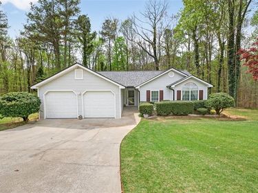 3962 Edgebrook Drive, Flowery Branch, GA 30542