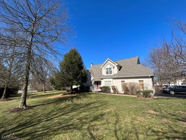 43 Georgetown Ct, Bernards, NJ 07920