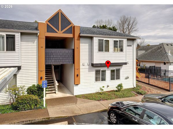 10690 SW DAVIES RD, Beaverton, OR 97008