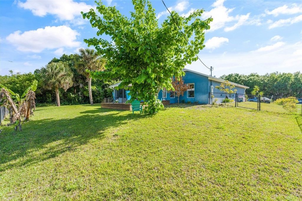 8755 91st Avenue, Vero Beach, FL 32967 Photo