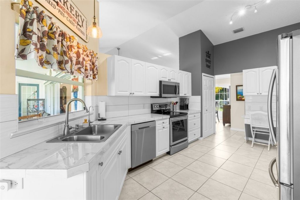 8755 91st Avenue, Vero Beach, FL 32967 Photo