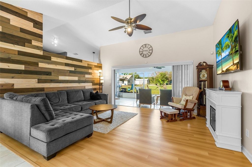 8755 91st Avenue, Vero Beach, FL 32967 Photo