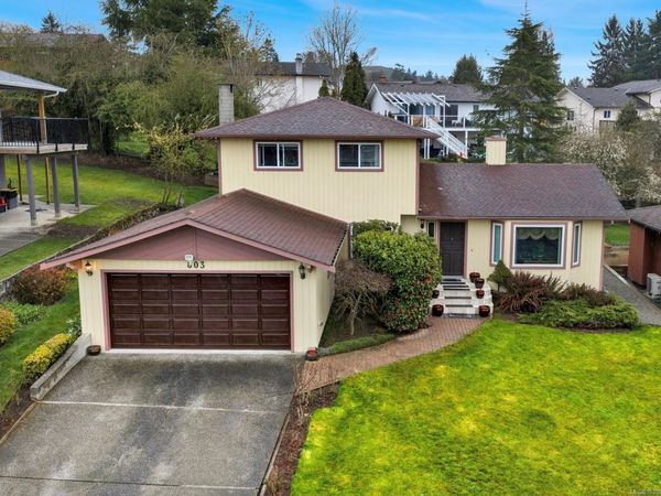803 Kimberly Pl , Saanich, BC V8X 4R2