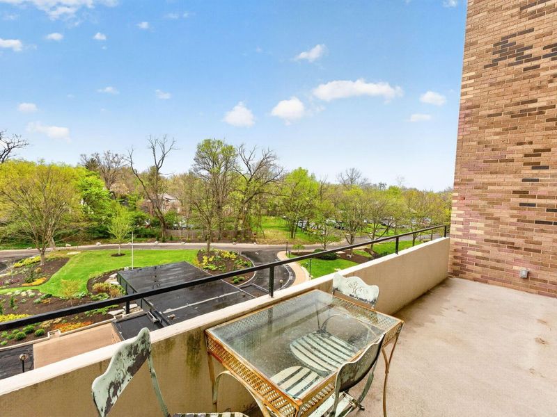 1000 Urlin Avenue, Unit 501, Columbus, OH 43212 Photo 18