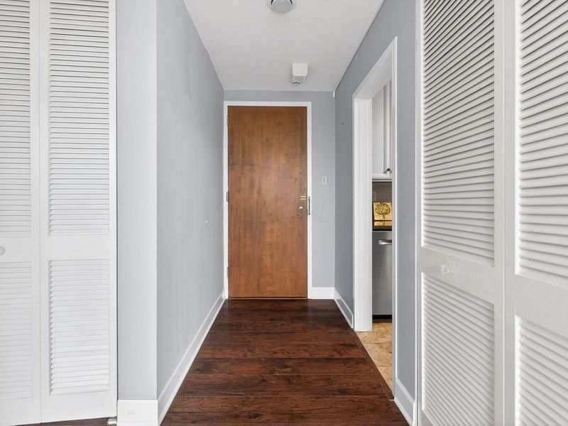 1000 Urlin Avenue, Unit 501, Columbus, OH 43212 Photo 3