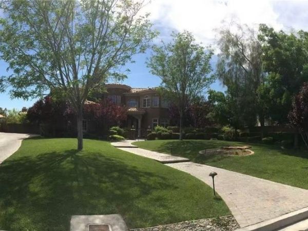 8741 Newport Isle Court, Las Vegas, NV 89117