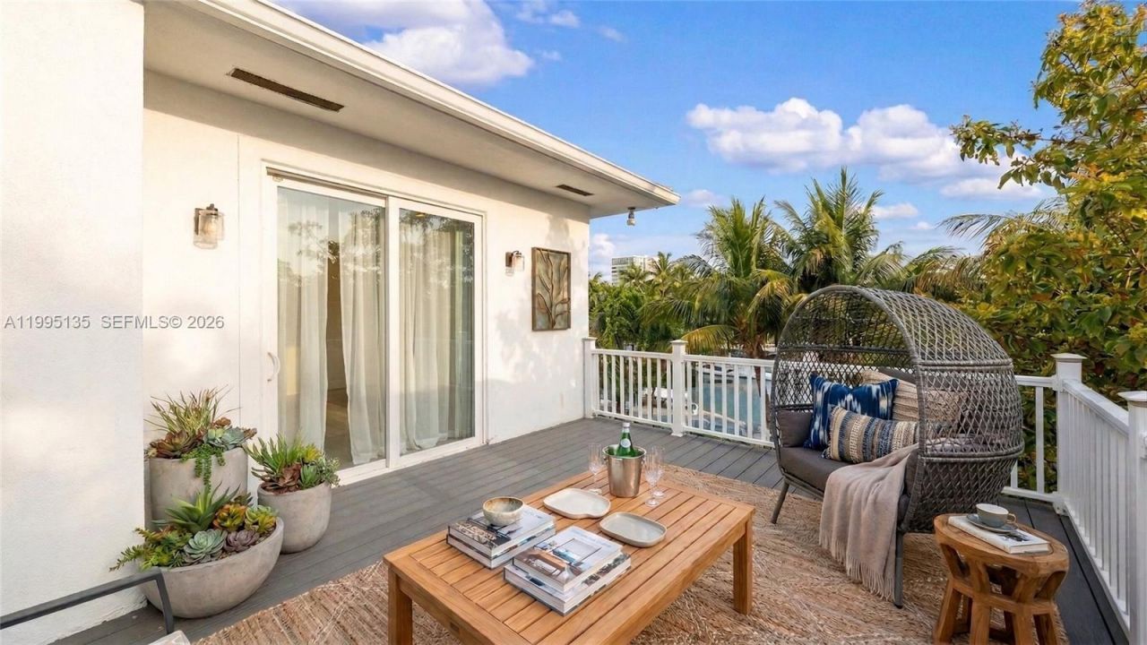 1895 NE 118th Rd , North Miami, FL 33181 Photo