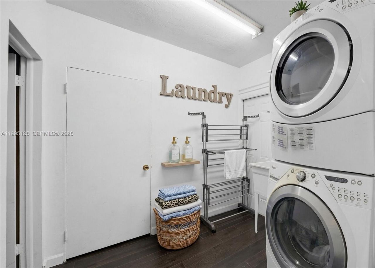 1895 NE 118th Rd , North Miami, FL 33181 Photo