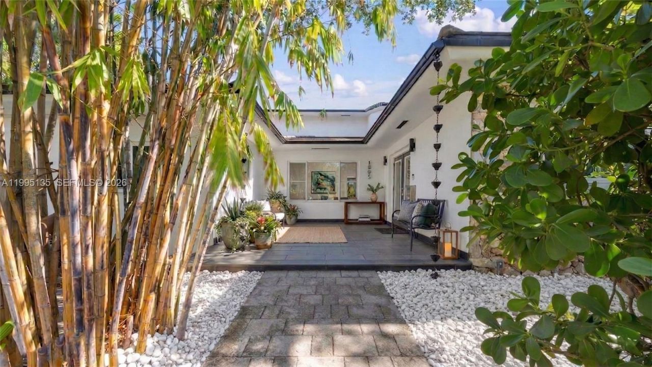 1895 NE 118th Rd , North Miami, FL 33181 Photo