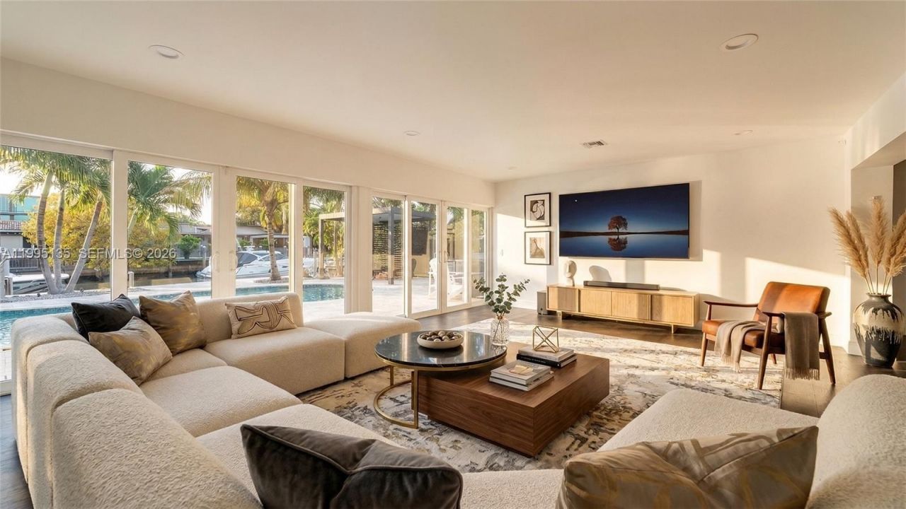 1895 NE 118th Rd , North Miami, FL 33181 Photo