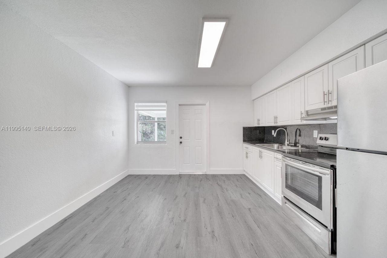 1340 NW 102nd St, Miami, FL 33147 Photo
