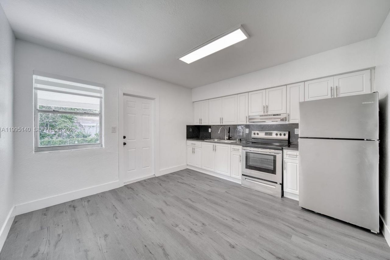 1340 NW 102nd St, Miami, FL 33147 Photo