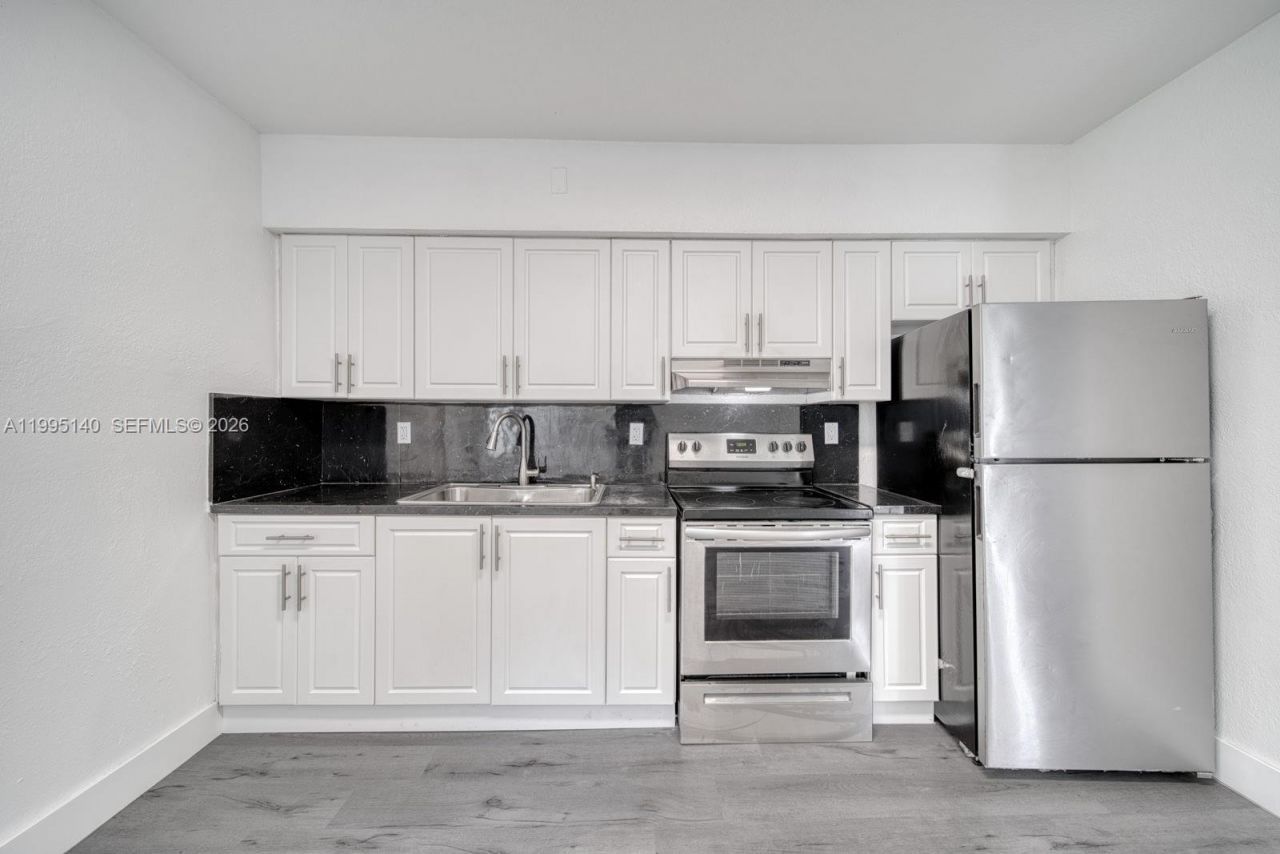 1340 NW 102nd St, Miami, FL 33147 Photo