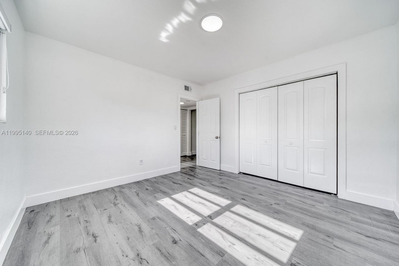 1340 NW 102nd St, Miami, FL 33147 Photo