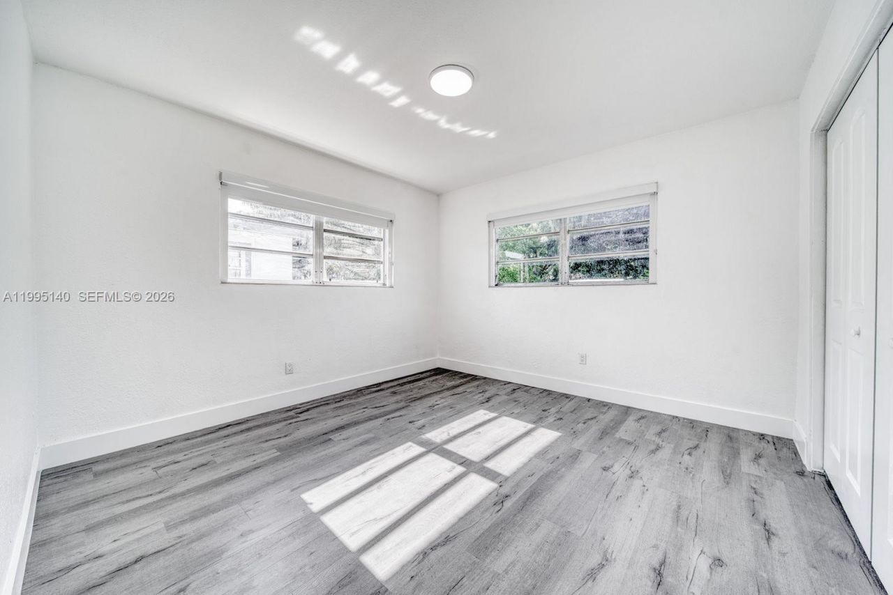 1340 NW 102nd St, Miami, FL 33147 Photo