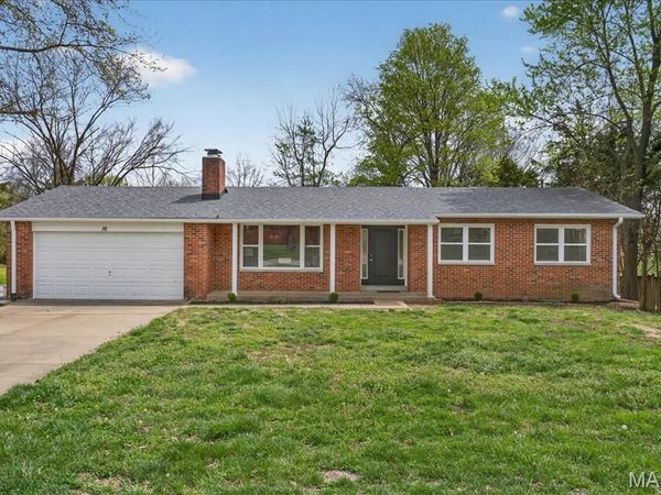 16 Pines Drive , St Peters, MO 63376