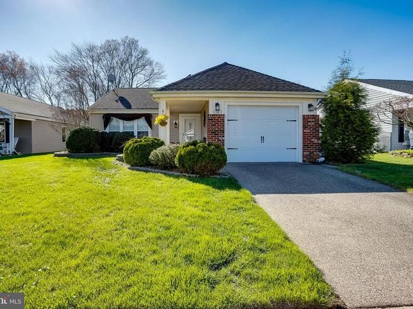 32 FINCHLEY COURT, SOUTHAMPTON, NJ 08088