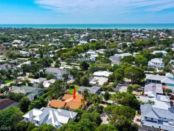 778 Broad CT S, NAPLES, FL 34102