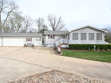 5005 NW Merrimac Avenue, Riverside, MO 64150