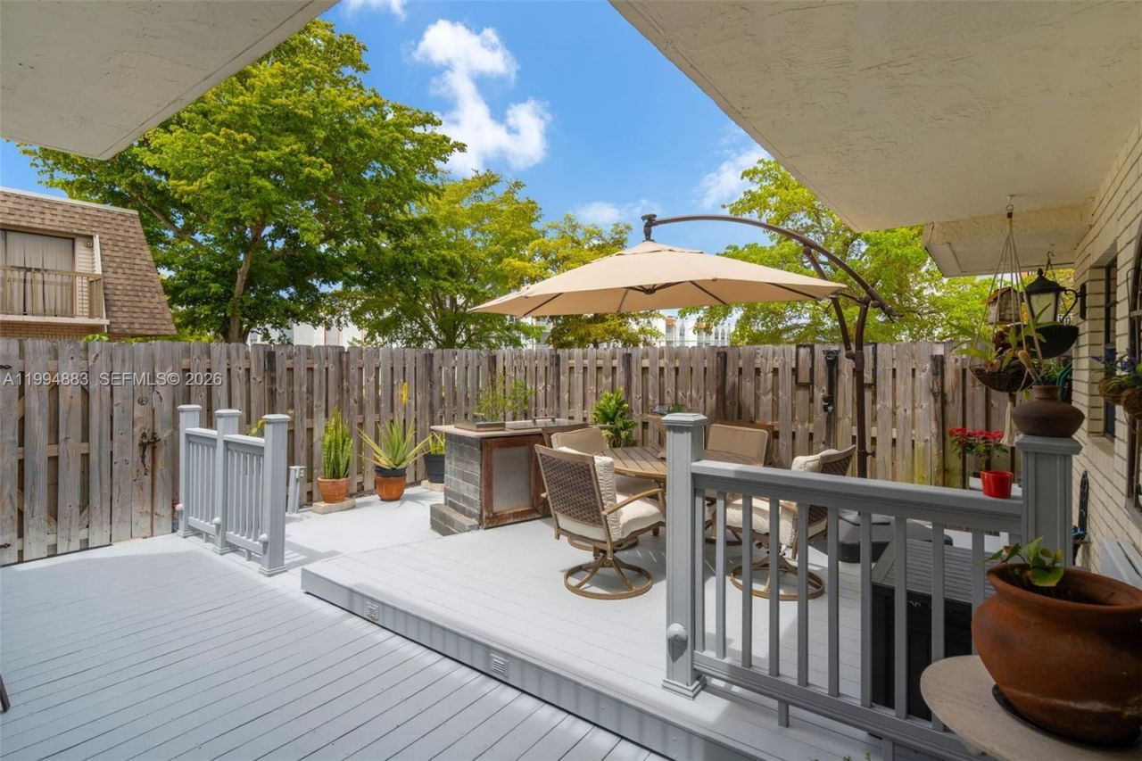 8106 SW 23rd St, Unit 28A, North Lauderdale, FL 33068 Photo
