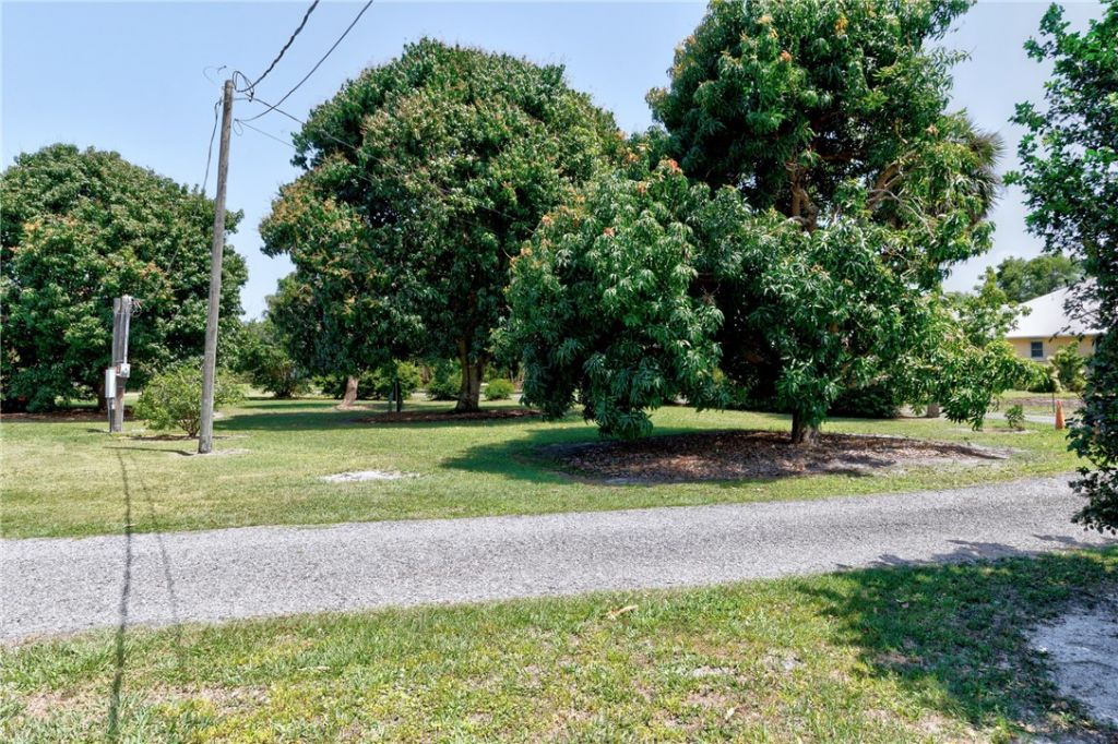 9556 Fleming Grant Road, Micco, FL 32976 Photo