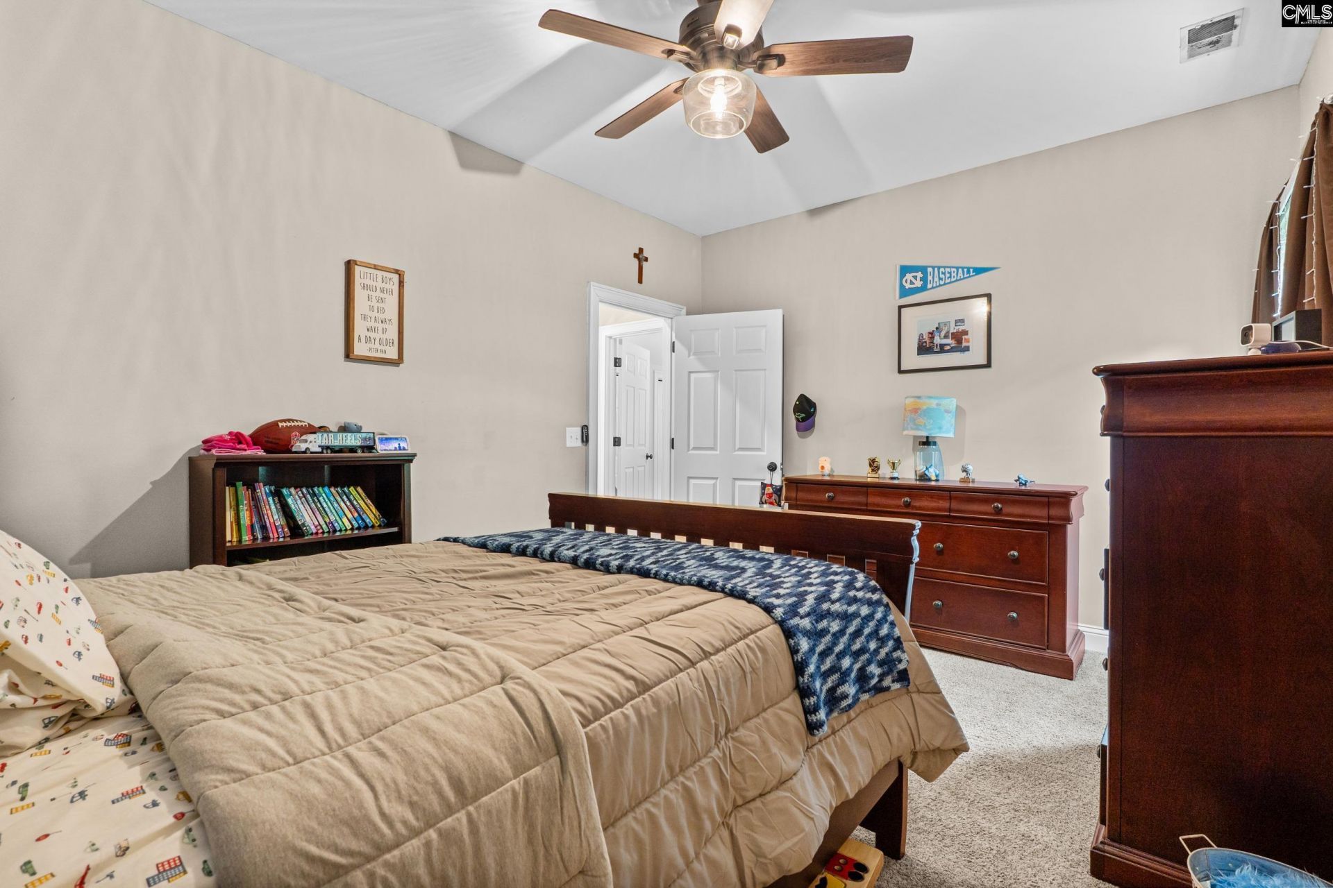 13 Williamstown Court  Photo 32