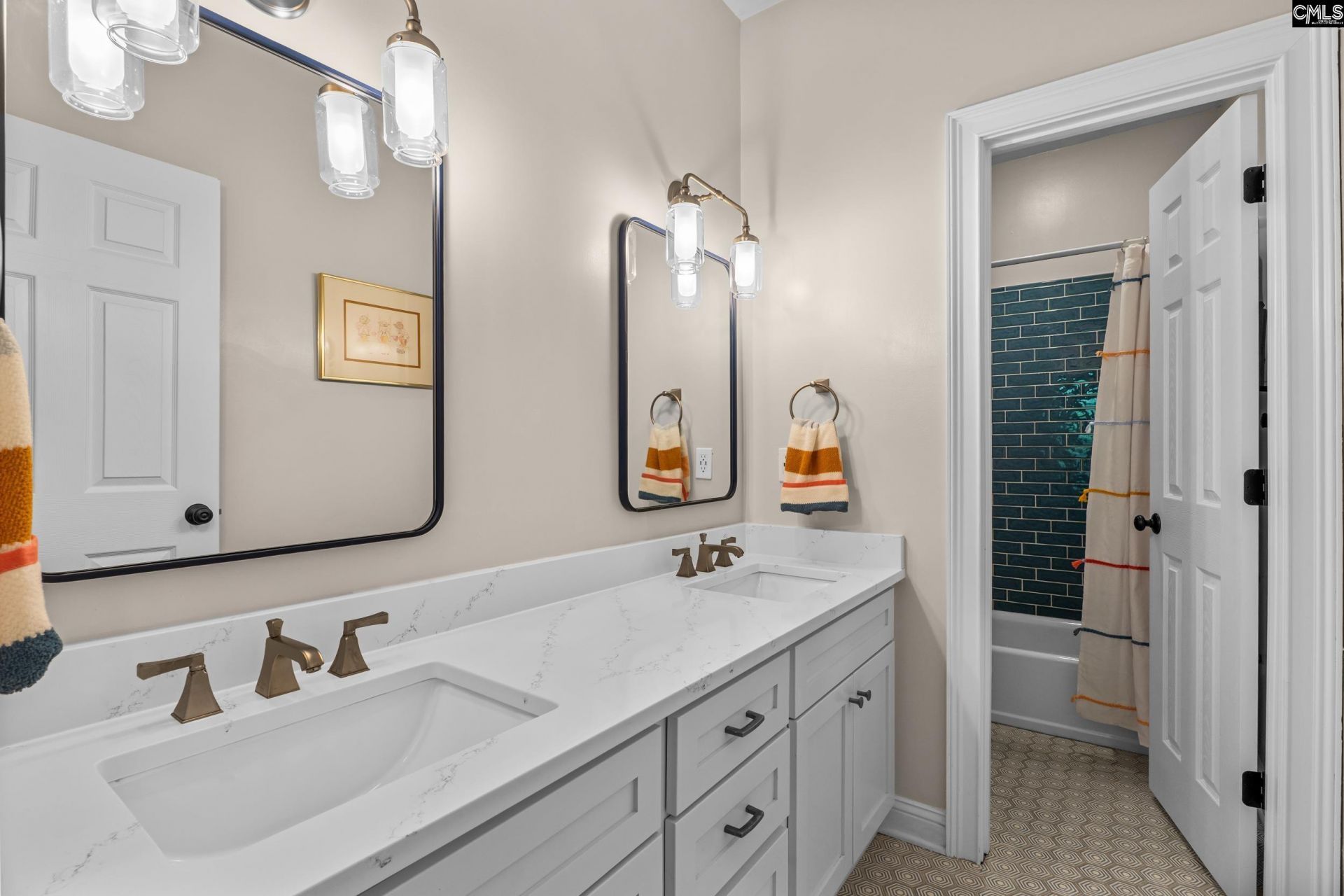 13 Williamstown Court  Photo 33