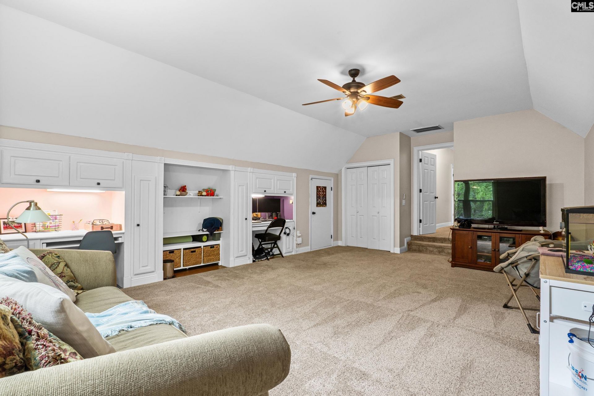 13 Williamstown Court Photo 38