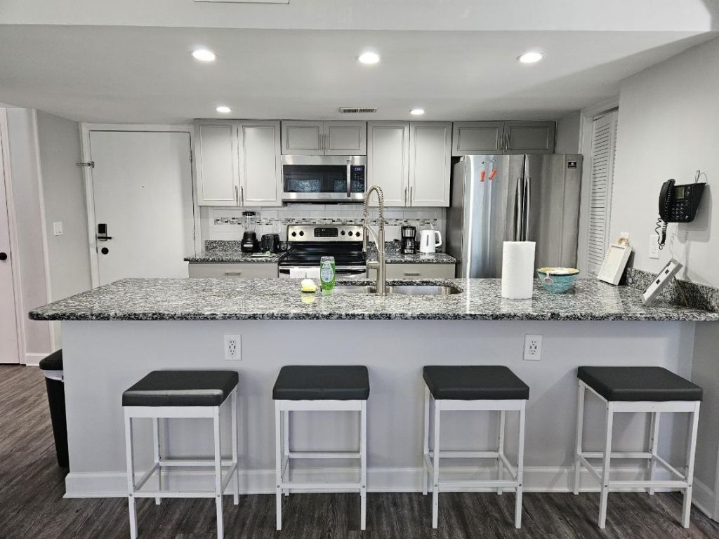 5905 South Kings Hwy.  Photo 4