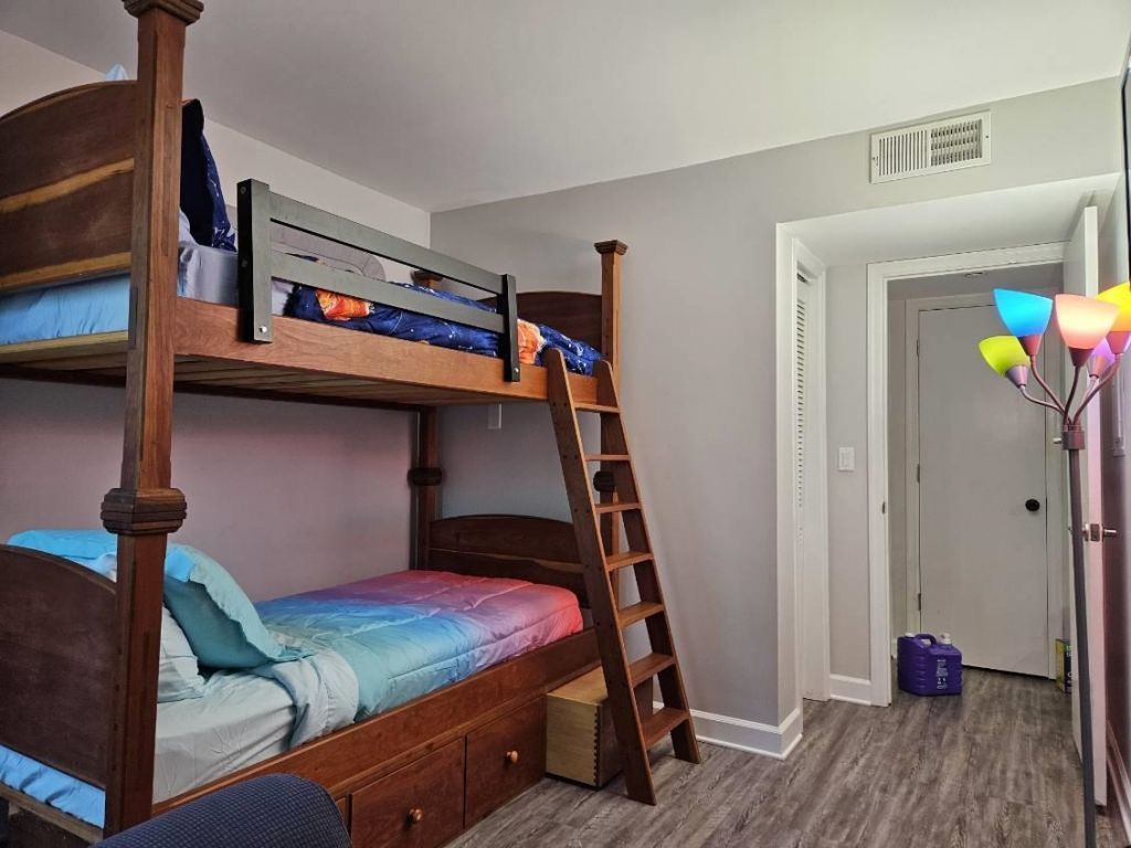 5905 South Kings Hwy.  Photo 6