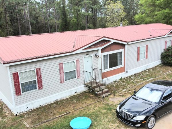 511 Howlin Road, DeFuniak Springs, FL 32433