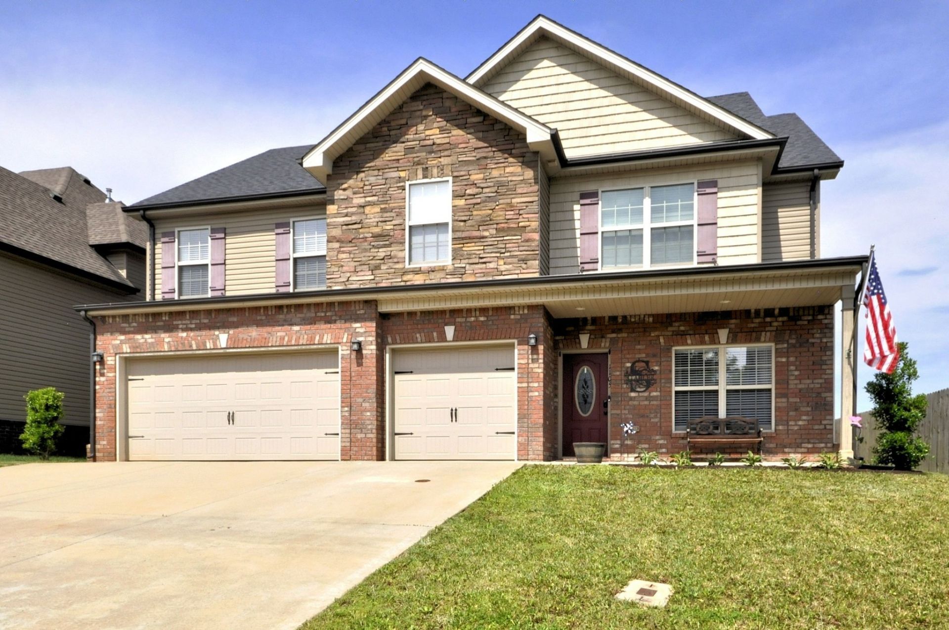 1105 Thrasher Dr, Clarksville, TN 37040 Main Photo