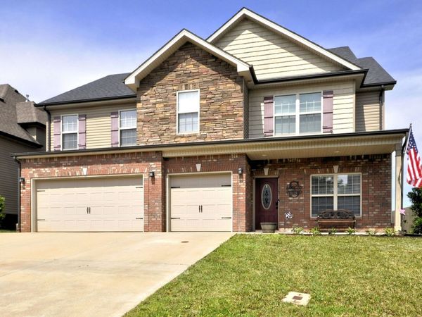 1105 THRASHER DR, Clarksville, TN 37040