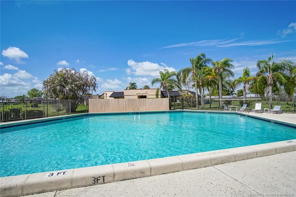 2083 NE Collins Circle, Unit 8-1, Jensen Beach, FL 34957 Photo